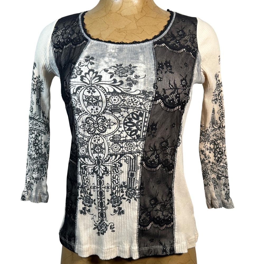 Vanilla Sugar‎ Y2K Lace Fitted Ribbed Lace Graphic Top Cream Black Alt Coquette